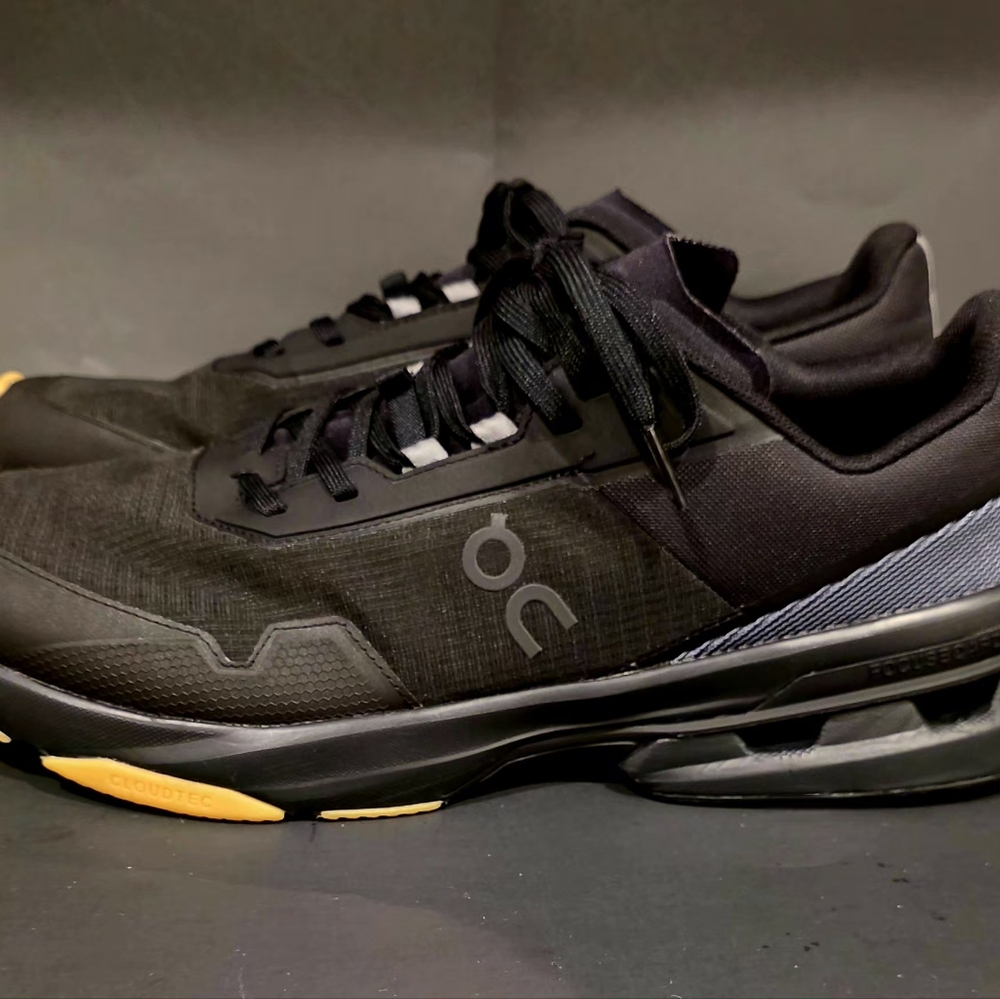 Men's On Cloud PRO Running  Black Sneakers Size 11.5 Worn Twice